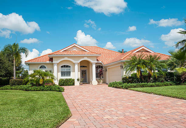 Best Professional Driveway Pavers  in Howell, MI